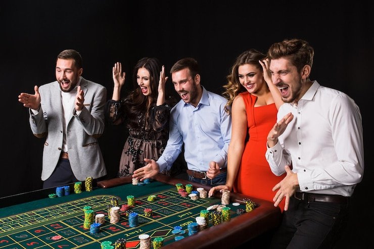 Meja Casino Hold'em dengan dealer profesional di platform 4dslot